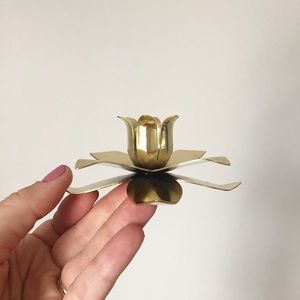 Vintage Accents - Vintage Gold Lotus Flower Candlestick Holder Set Vintage Accents - Vintage Gold Lotus Flower Candlestick Holder Set